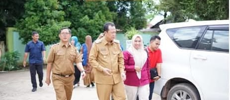 Ikuti Program Pemerintah Pusat Soal Kesehatan Gratis, Bupati Muaro Jambi BBS Lakukan Pemeriksaan di Puskesmas