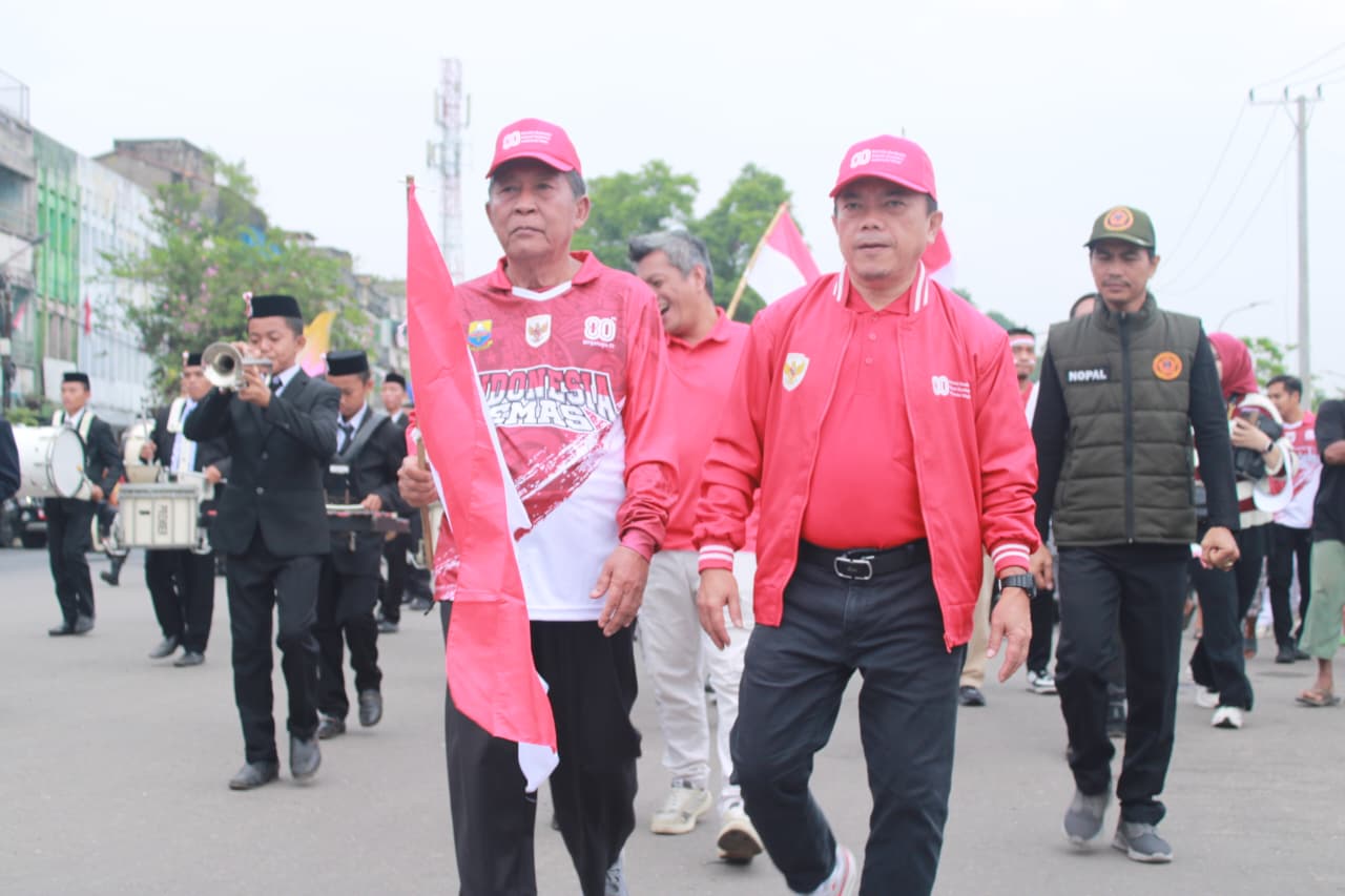 Sejarah Baru! Gubernur Al Haris Raih Rekor MURI Lewat Pengibaran Ribuan Merah Putih di Jembatan Gentala Arasy