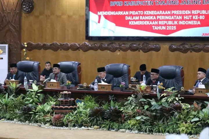 Jelang HUT RI Ke-80 DPRD Tanjab Barat Gelar Paripurna Istimewa Menyimak Pidato Presiden