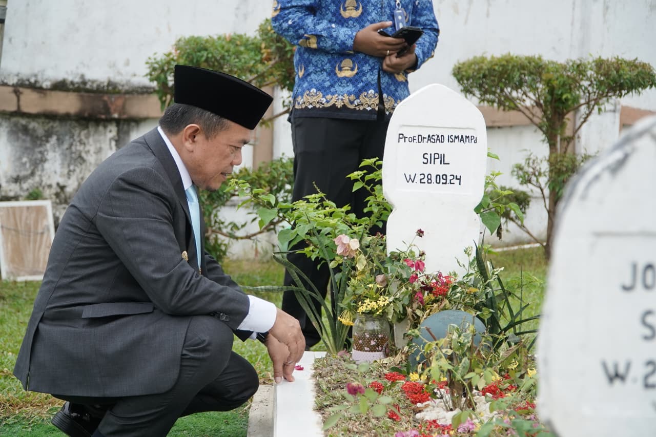 Refleksi Hari Pahlawan: Gubernur Al Haris Tekankan Pendidikan dan Persatuan Bangsa