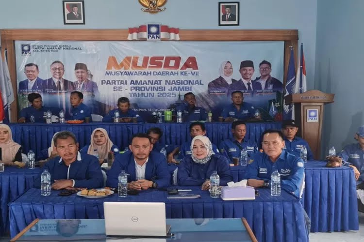 Zulhas Tetapkan Suryadi SE sebagai Formatur PAN Tebo di Musda ke-VII