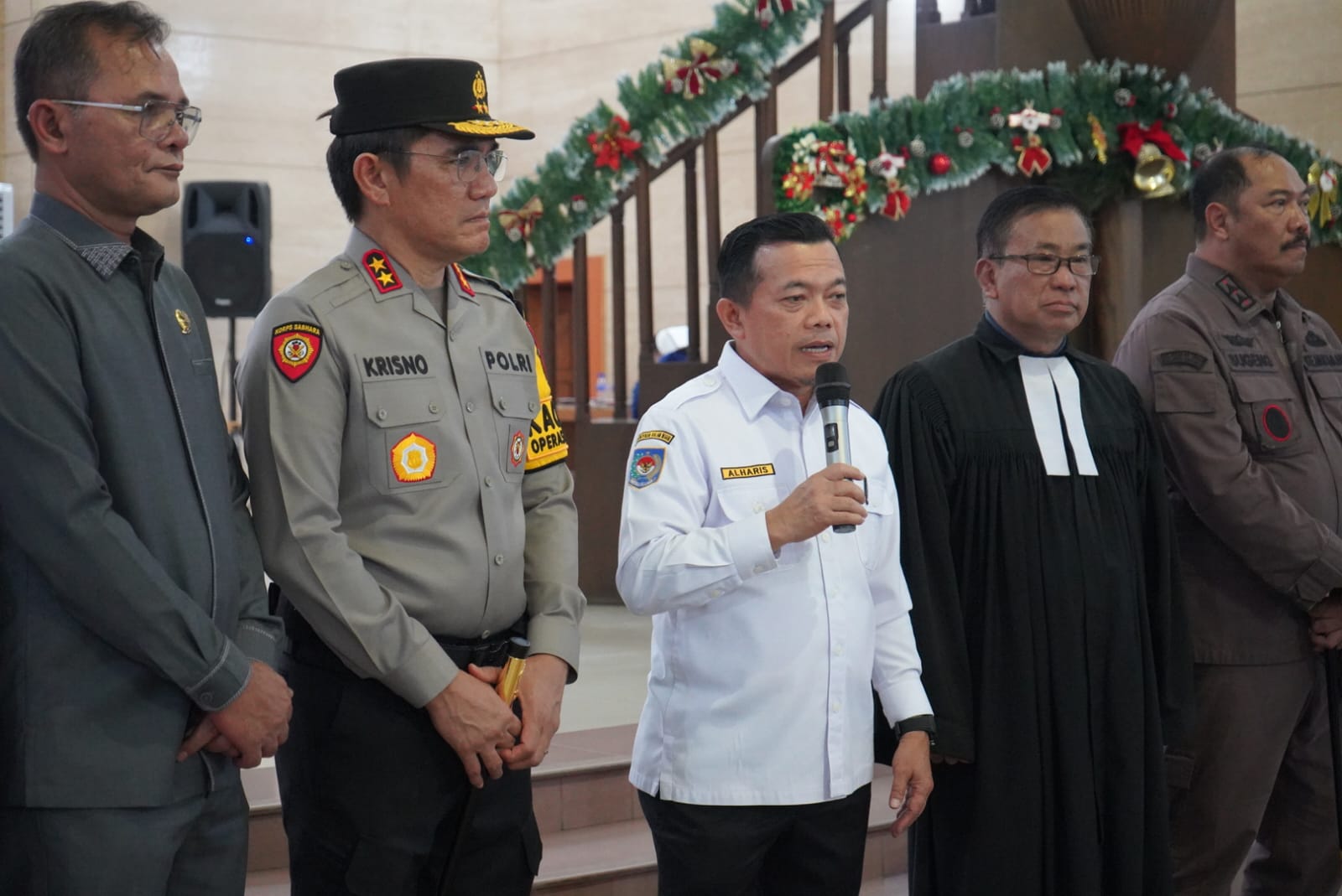 Pastikan Natal dan Tahun Baru Aman, Gubernur Al Haris Bersama Forkopimda Tinjau Gereja dan Pos Pengamanan