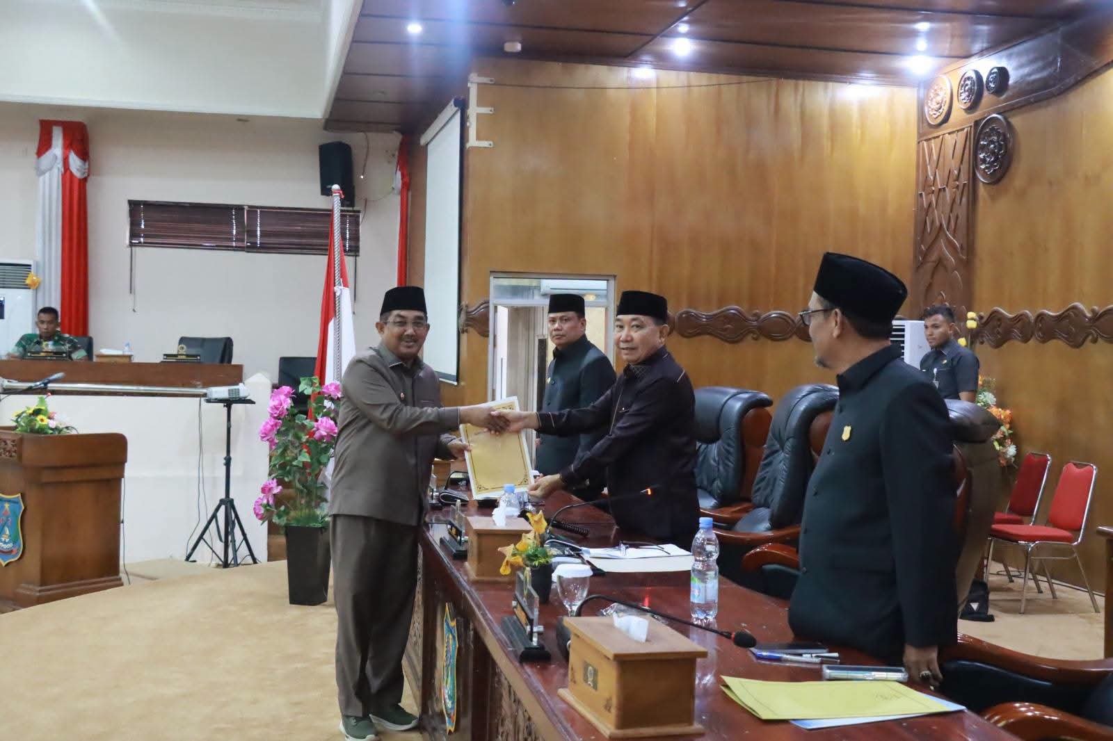 Ketua DPRD Hamdani, Pimpin Rapat Paripurna Ke III LKPJ TA 2026